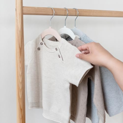 3 Sprouts Velvet Baby Hangers, Non Slip Slim, Cream/Gray/Hazelnut, 30 Pack - Image 5