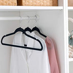 Simplify 10 Super Slim Velvet Huggable Hangers in Black - Image 5